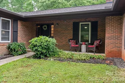 300 Brookmeade Drive, Statesville, NC 28625 - Photo 4