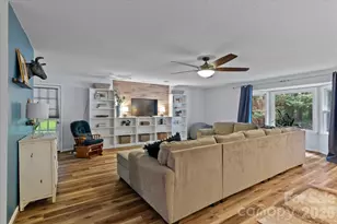 300 Brookmeade Dr, Statesville, NC 28625 - Photo 12