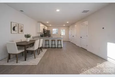 1038 12th Street NE, Hickory, NC 28601 - Photo 6