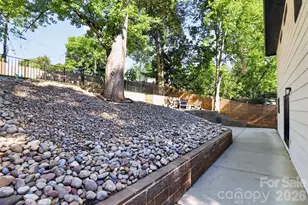 5026 Buckingham Dr, Charlotte, NC 28209 - Photo 44