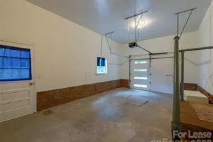 5646 Oak Dr, Charlotte, NC 28216 - Photo 22