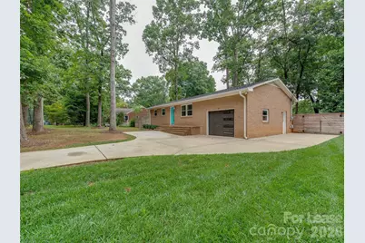 5646 Oak Drive, Charlotte, NC 28216 - Photo 2