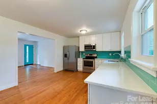 5646 Oak Dr, Charlotte, NC 28216 - Photo 10