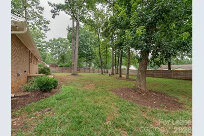 5646 Oak Drive, Charlotte, NC 28216 - Photo 32