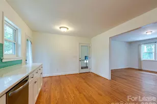 5646 Oak Dr, Charlotte, NC 28216 - Photo 14