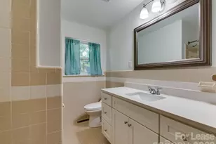 5646 Oak Dr, Charlotte, NC 28216 - Photo 20