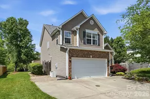 322 Wildbriar Rd, Fletcher, NC 28732 - Photo 2