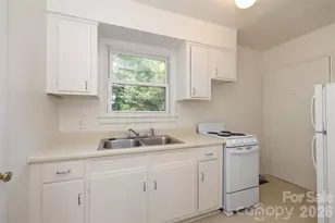 515 Wakefield Dr, Charlotte, NC 28209 - Photo 10