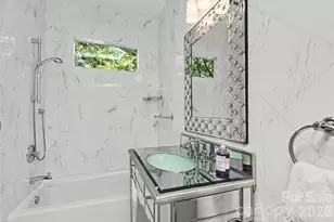 321 Circle Ave, Charlotte, NC 28207 - Photo 26