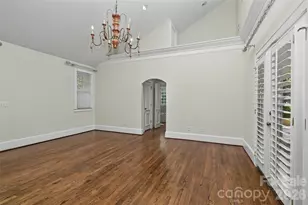 321 Circle Ave, Charlotte, NC 28207 - Photo 6