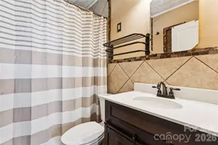 2224 Dundeen St, Charlotte, NC 28216 - Photo 16