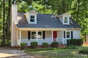 328 Swamp Fox Dr, Fort Mill, SC 29715 - Photo 2