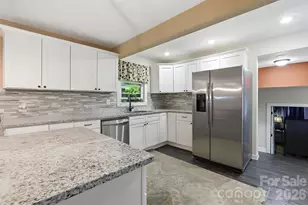 3100 Avalon Ave, Charlotte, NC 28208 - Photo 6