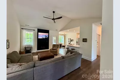 137 Marianne Drive, Hendersonville, NC 28739 - Photo 4