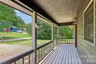 48 Chambers View Dr, Clyde, NC 28721 - Photo 2