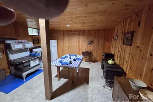 692 Buck Hill Rd, Newland, NC 28657 - Photo 28