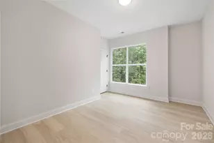 9218 Pinenoll Ln, Charlotte, NC 28215 - Photo 18