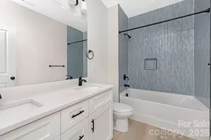 9222 Pinenoll Ln, Charlotte, NC 28215 - Photo 20