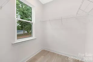 9222 Pinenoll Ln, Charlotte, NC 28215 - Photo 24