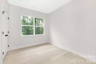 9222 Pinenoll Lane, Charlotte, NC 28215 - Photo 18