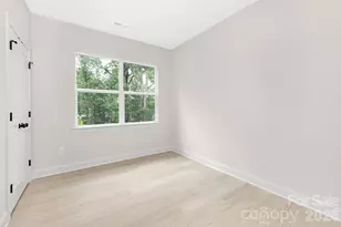 9222 Pinenoll Ln, Charlotte, NC 28215 - Photo 18