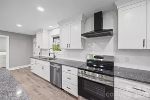 5950 Lake Wylie Rd, Clover, SC 29710 - Photo 8