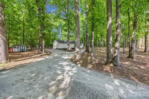 5950 Lake Wylie Rd, Clover, SC 29710 - Photo 32