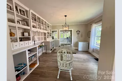 2709 N Main Avenue, Newton, NC 28658 - Photo 14