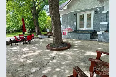 2709 N Main Avenue, Newton, NC 28658 - Photo 20