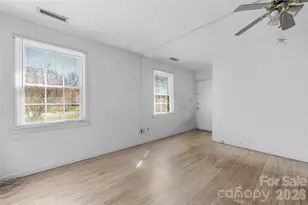 540 Wakefield Dr, Charlotte, NC 28209 - Photo 8