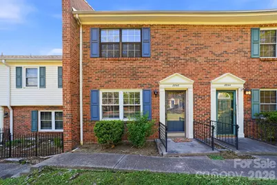 8846 Hunter Ridge Drive, Charlotte, NC 28226 - Photo 2