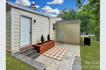 4065 Hiddenbrook Drive, Charlotte, NC 28205 - Photo 20
