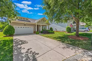 4232 Sourwood Ct, Fort Mill, SC 29707 - Photo 2