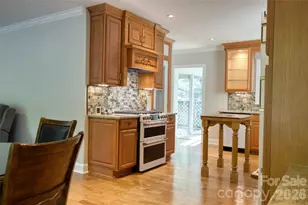 204 Clinton Ave, Clover, SC 29710 - Photo 6