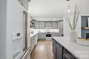 4017 Leeds Dr, Charlotte, NC 28205 - Photo 10