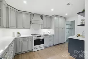 4017 Leeds Dr, Charlotte, NC 28205 - Photo 12
