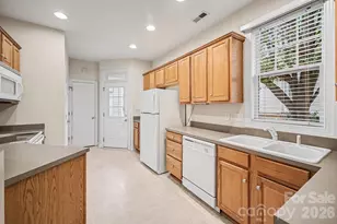 2065 Gable Way Ln, Matthews, NC 28104 - Photo 14