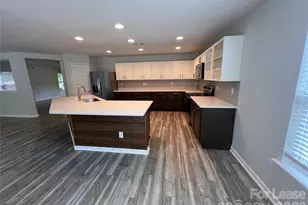2304 Harwood Hills Ln, Charlotte, NC 28214 - Photo 10