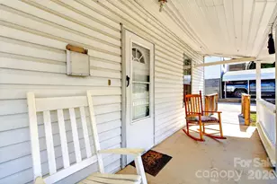 35 2nd St, Marion, NC 28752 - Photo 4