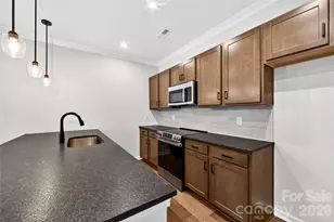 6025 Longar Ln, Charlotte, NC 28269 - Photo 8