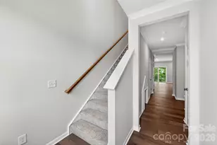 6025 Longar Ln, Charlotte, NC 28269 - Photo 2