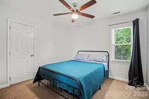 9900 Davis Lake Pkwy, Charlotte, NC 28269 - Photo 18