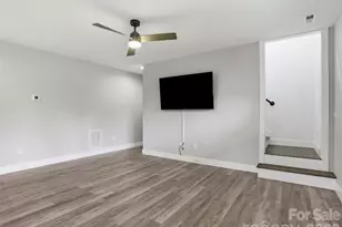1797 N Main St, Hendersonville, NC 28792 - Photo 20