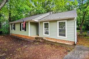 10107 Cromarty Ln, Mint Hill, NC 28227 - Photo 2