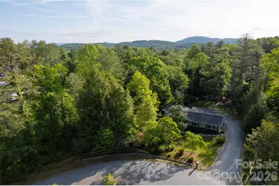137 E Whisperwood Circle, Hendersonville, NC 28791 - Photo 4
