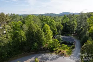 137 E Whisperwood Cir, Hendersonville, NC 28791 - Photo 4