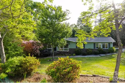 137 E Whisperwood Circle, Hendersonville, NC 28791 - Photo 2