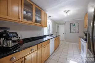 137 E Whisperwood Cir, Hendersonville, NC 28791 - Photo 30