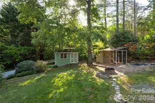 137 E Whisperwood Cir, Hendersonville, NC 28791 - Photo 6