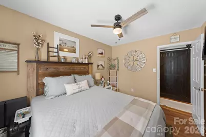 609 N 10th Street, Bessemer City, NC 28016 - Photo 18